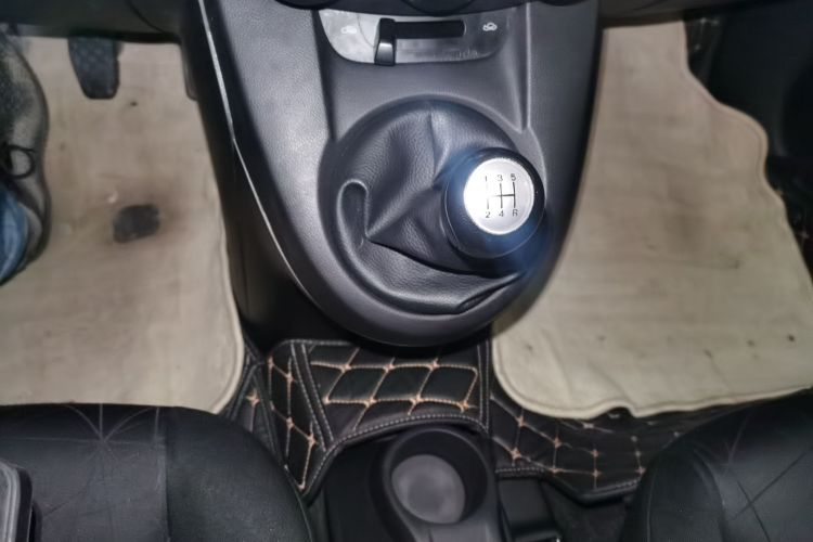 马自达2 2012款 三厢炫动 1.5L 手动时尚版中控内饰18