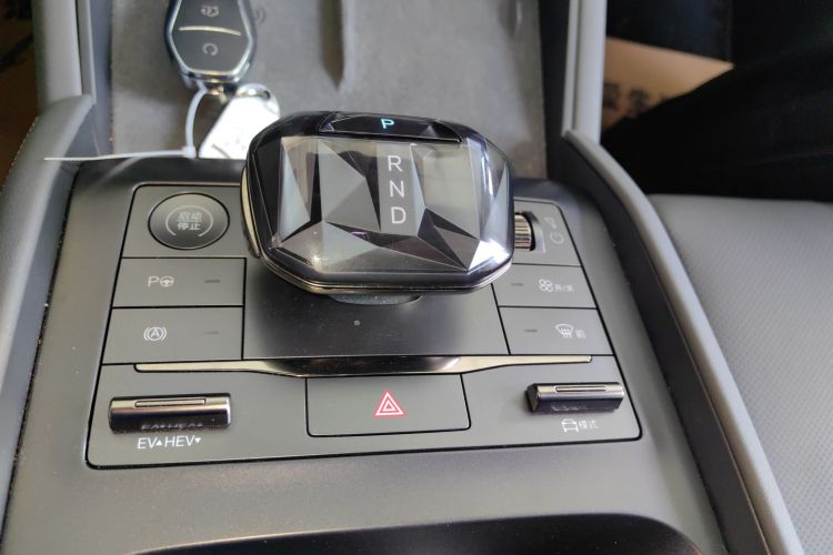 比亚迪 秦L 2025款 DM-i 智驾版 120KM超越型中控内饰18