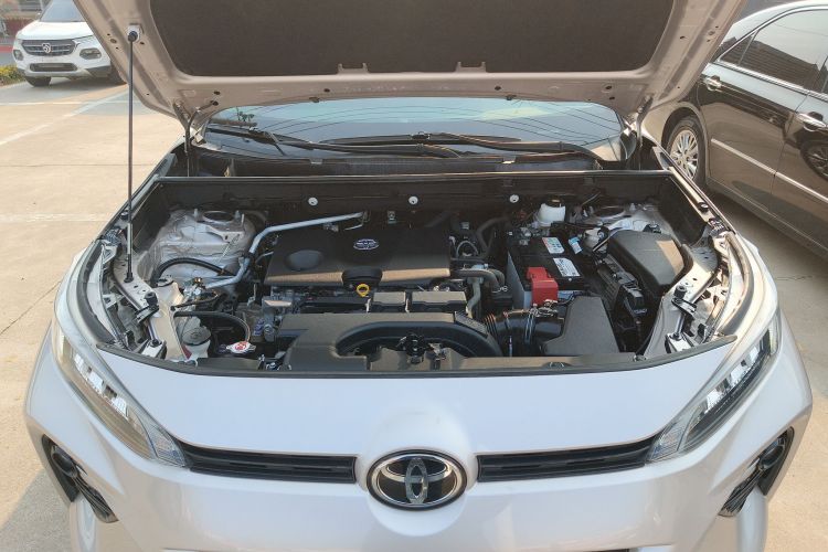 丰田 威兰达 2020款 2.0L CVT两驱豪华版机舱底盘24