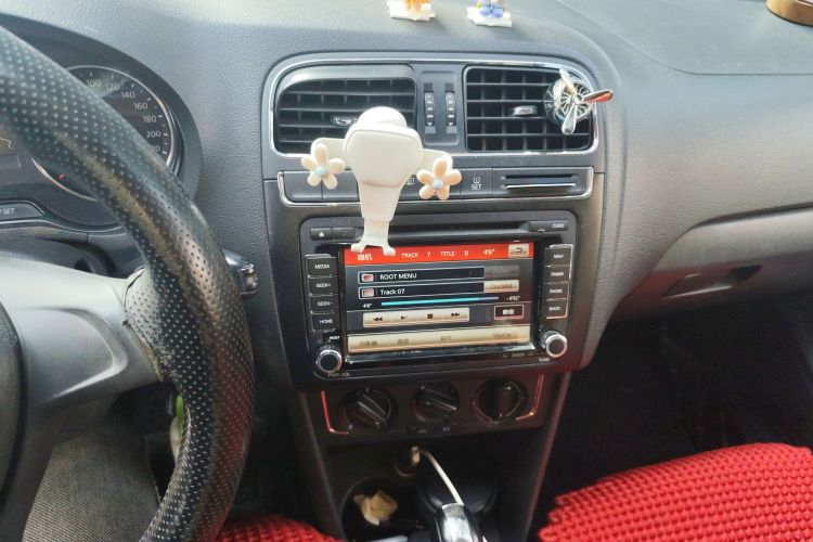 大众 Polo 2014款 1.4L 自动舒适版中控内饰16