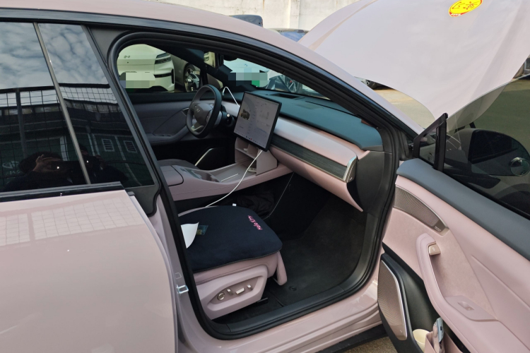 乐道L60 2025款 60kWh 后驱版局部细节9005