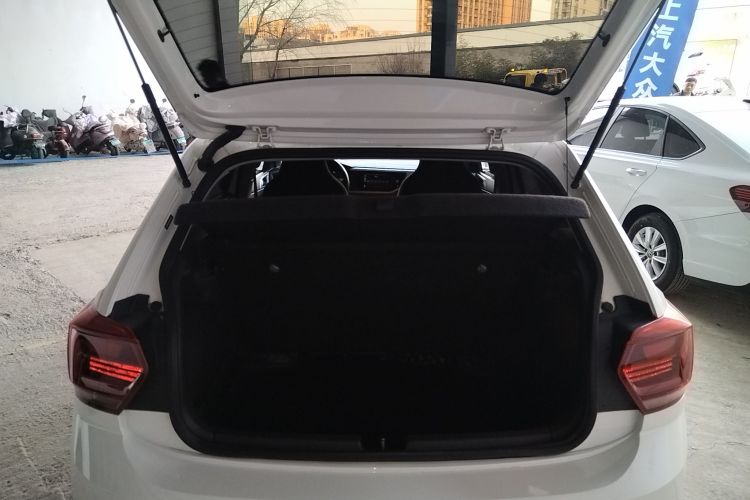 大众 Polo 2023款 改款 Plus 1.5L 自动纵情乐活版机舱底盘23