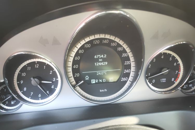 奔驰E级(进口) 2010款 E 260 CGI 敞篷版中控内饰15