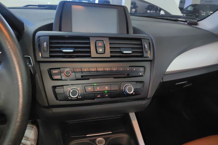 宝马1系(进口) 2013款 改款 116i 领先型局部细节16