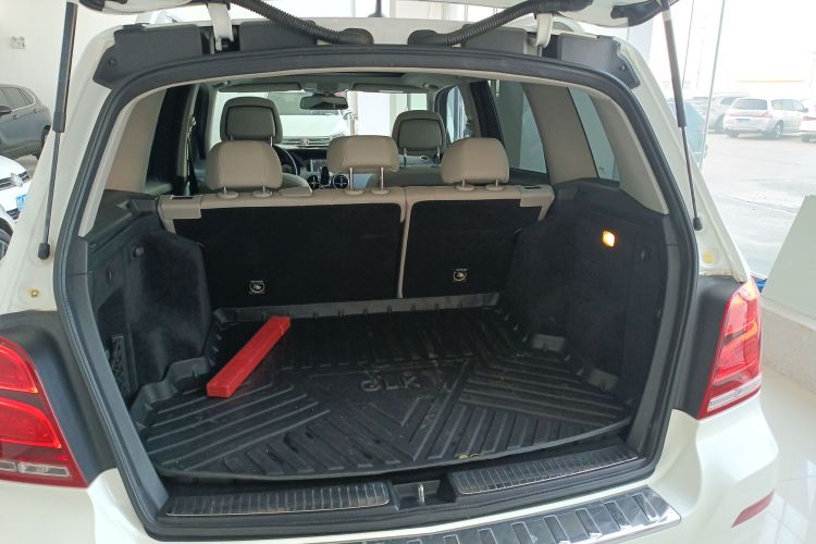 奔驰GLK级 2013款 GLK 300 4MATIC 动感天窗型局部细节23