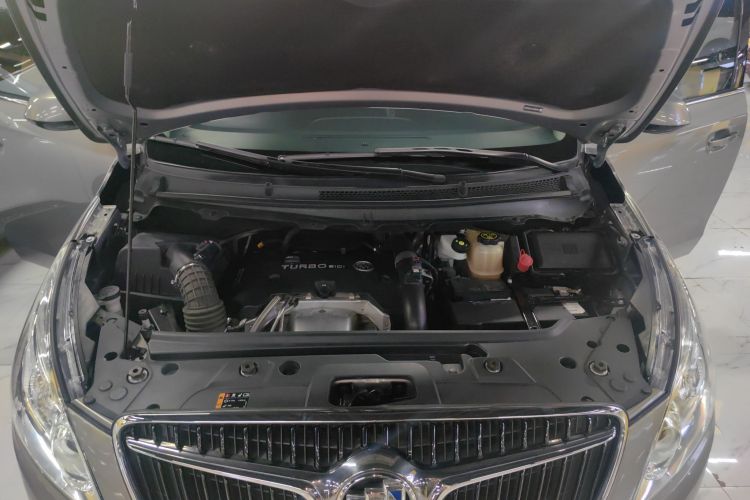 别克GL8 2018款 28T 舒适型 国VI机舱底盘24