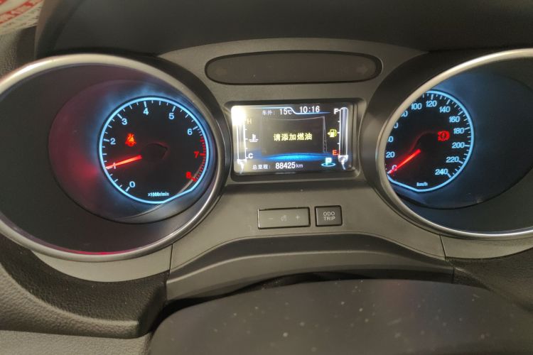 比亚迪 元 2017款 1.5L 自动酷炫互联型中控内饰14