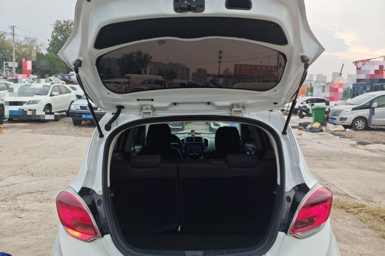 长安欧尚 奔奔E-Star 2021款 国民版 心悦版（快充版）磷酸铁锂（31.18kWh）局部细节23