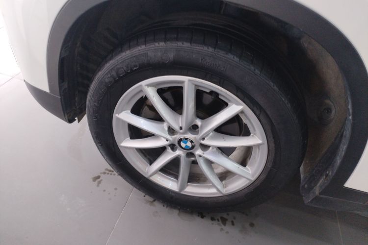 宝马X1 2018款 sDrive18Li 时尚型车身外观35