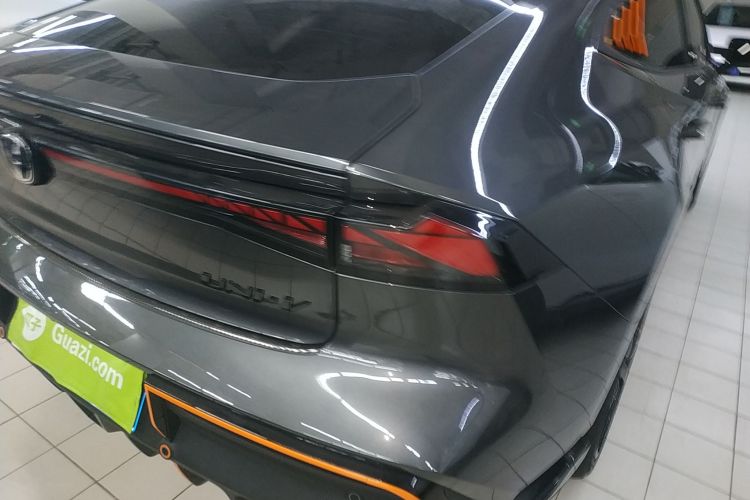 长安UNI-V 2024款 2.0T 高能版车身外观6006