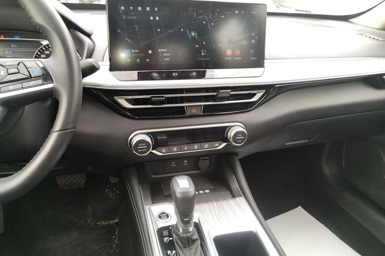 日产 天籁 2022款 2.0T XL 进享版中控内饰16