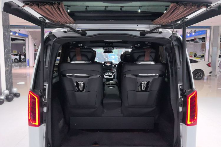 奔驰V级 2018款 V 260 尊贵版 国VI机舱底盘23