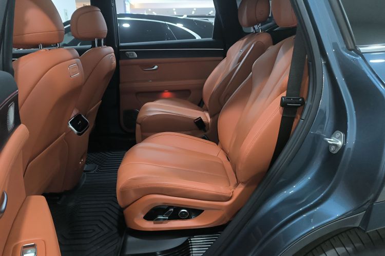 鸿蒙智行 问界M7 2024款 1.5T 智驾四驱Ultra版 6座中控内饰7004