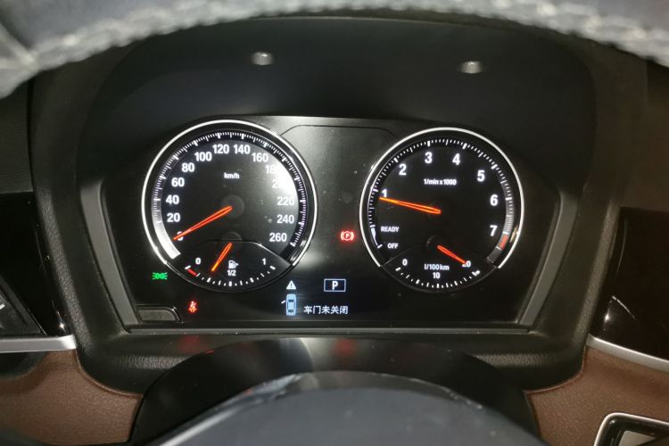 宝马X1 2020款 sDrive20Li 时尚型中控内饰14