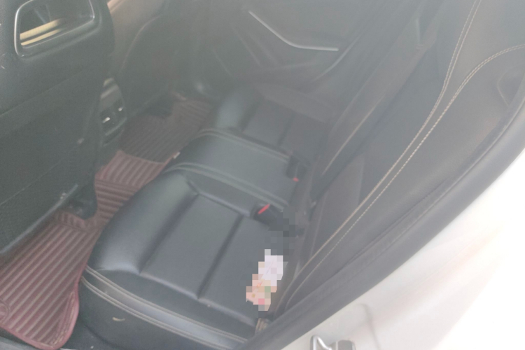 奔驰GLA 2017款 GLA 220 4MATIC 时尚型中控内饰7004