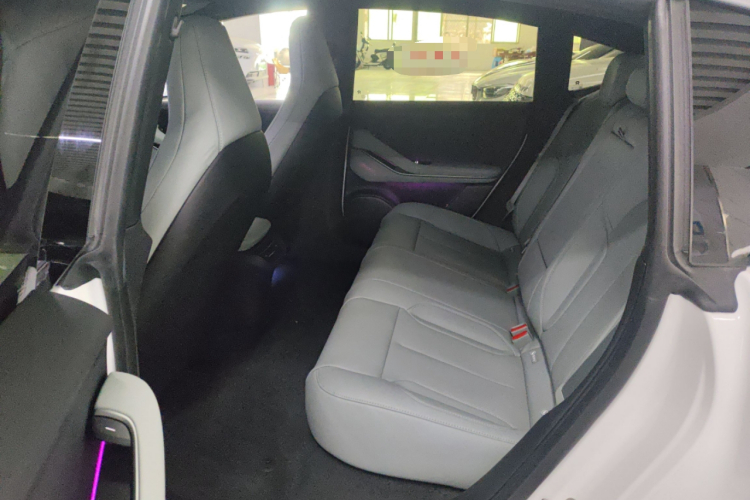 蔚来ET5 2022款 75kWh中控内饰7004