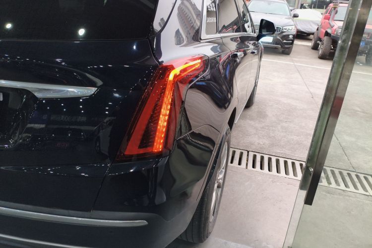 凯迪拉克XT5 2021款 2.0T 两驱豪华型车身外观9