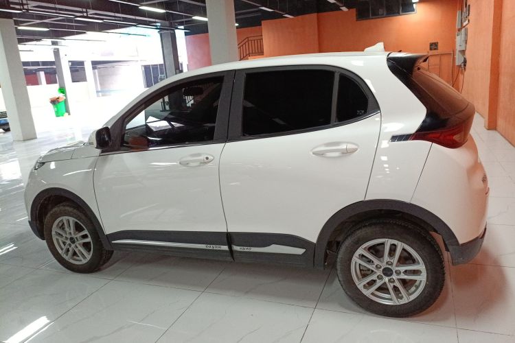 大运 悦虎 2022款 30.66kWh 两驱标准版车身外观4