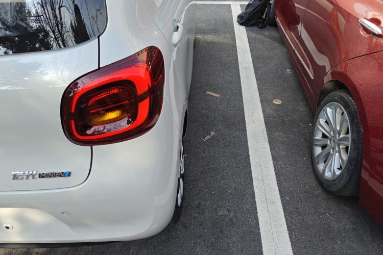 五菱汽车 宏光MINIEV 2025款 四门版 进阶款车身外观9