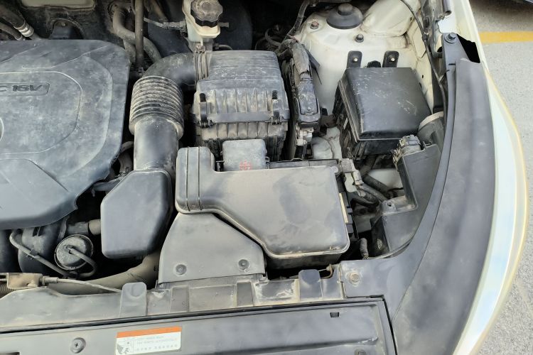 起亚 智跑 2015款 2.0L 自动两驱版GLS机舱底盘26