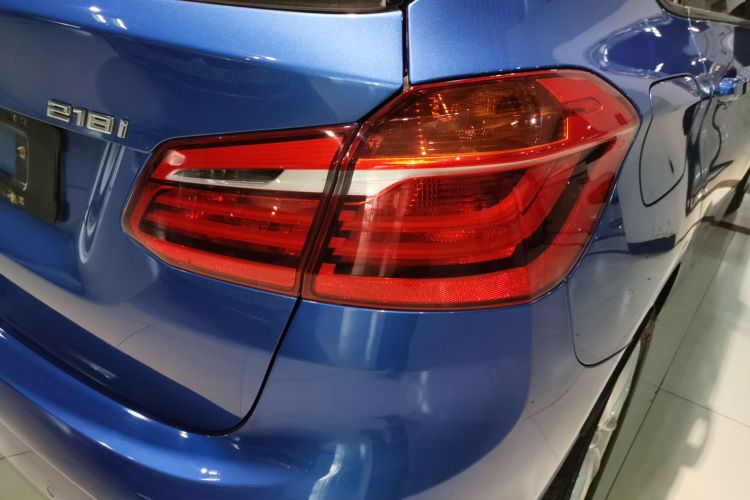 宝马2系旅行车 2018款 218i 时尚型车身外观6006