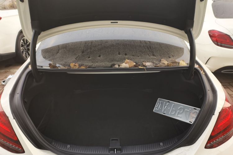 奔驰C级 2019款 改款 C 260 L 运动版局部细节23