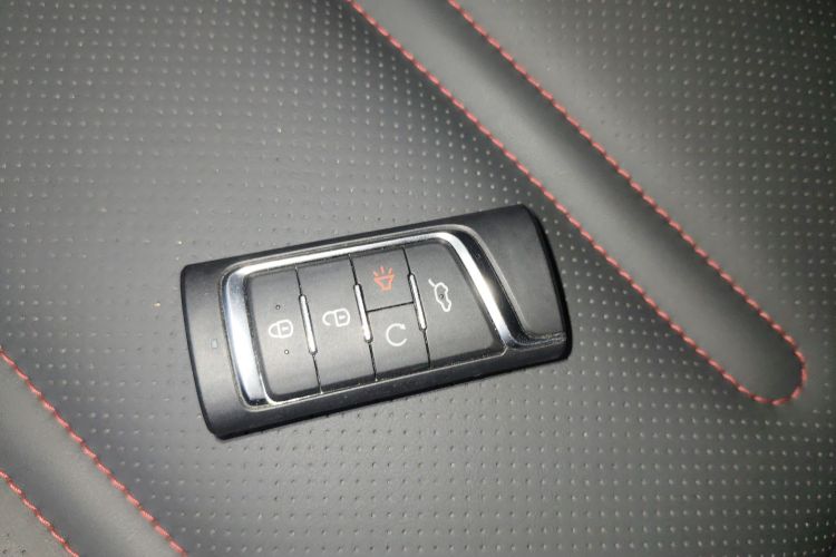 广汽传祺 传祺GS4 PLUS 2022款 390T 自动星系版中控内饰11