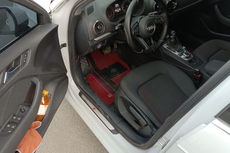 奥迪A3 2019款 Sportback 35 TFSI 进取型 国VI中控内饰7003