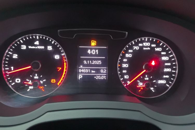 奥迪Q3 2018款 30周年年型 35 TFSI 时尚型中控内饰14