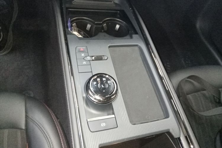 福特 蒙迪欧 2022款 改款 EcoBoost 245 豪华型中控内饰18