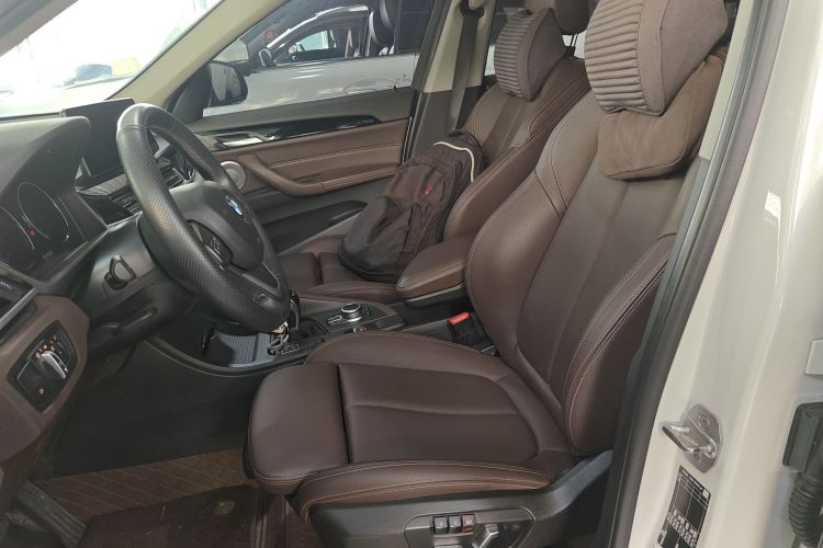 宝马X1 2022款 sDrive20Li 时尚型中控内饰19