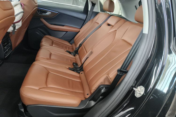 奥迪Q7 2024款 45 TFSI quattro S line黑武士型中控内饰7004