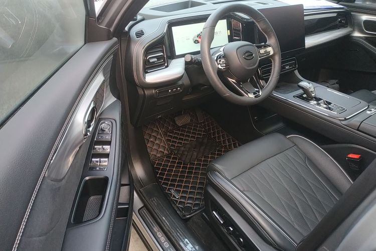 广汽传祺 传祺GS8 2024款 双擎系列 2.0TM 两驱尊贵版中控内饰20