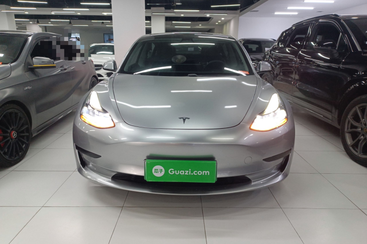 特斯拉 Model 3 2021款 标准续航后驱升级版车身外观2