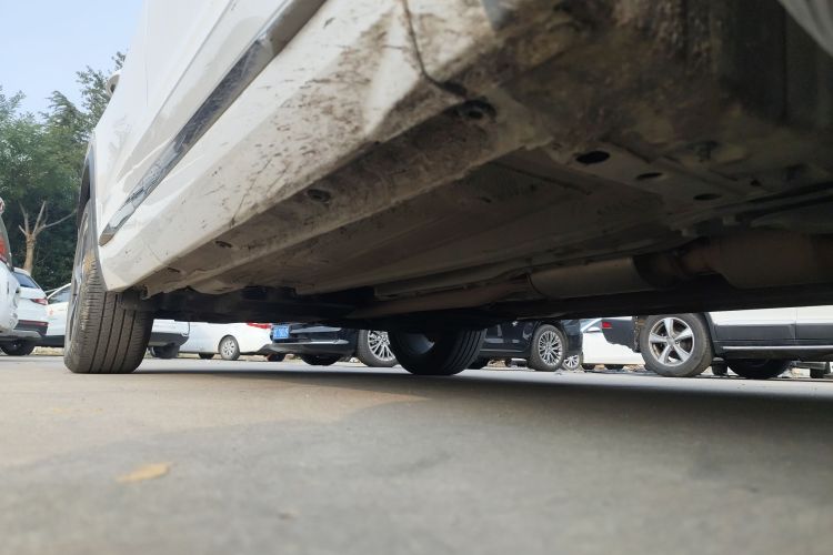 吉利汽车 星越L 2021款 2.0TD DCT EVO两驱尊贵型局部细节9001