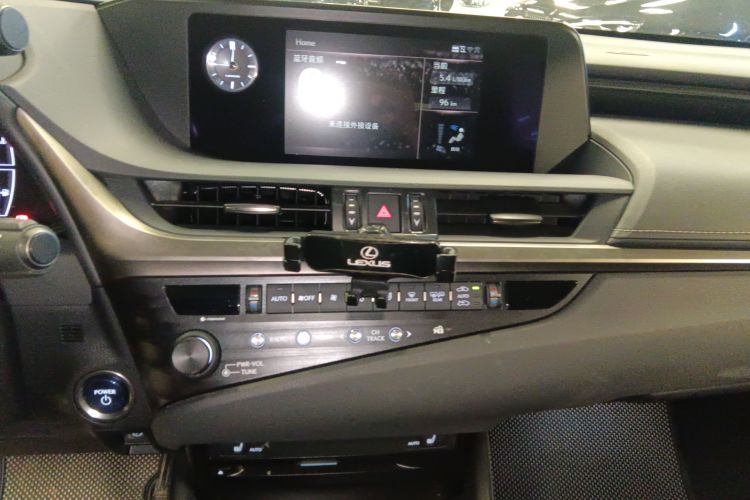 雷克萨斯ES 2020款 300h 卓越版局部细节16