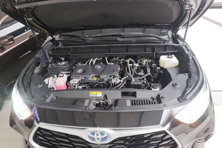 丰田 汉兰达 2023款 2.5L智能电混双擎两驱精英版 5座局部细节24