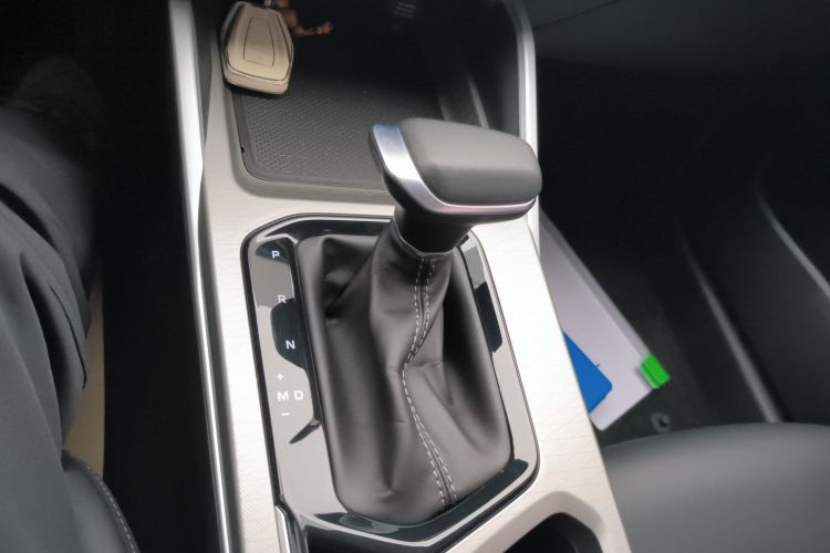 吉利汽车 帝豪 2025款 第4代 1.5L CVT星耀版中控内饰18