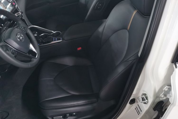 丰田 凯美瑞 2021款 双擎 2.5HGVP 领先版中控内饰19