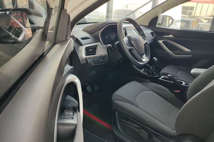 宝骏530 2021款 全球车周年纪念版 1.5T 手动舒适型 5座中控内饰20