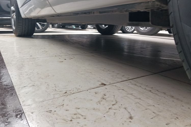 捷豹F-PACE 2016款 2.0T 两驱R-Sport运动版局部细节9002