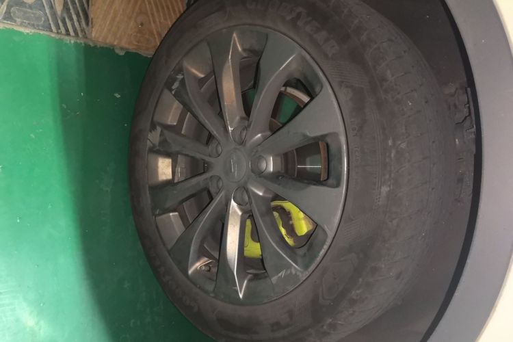 吉利几何C 2020款 甄选续航版 550KM C++车身外观6007