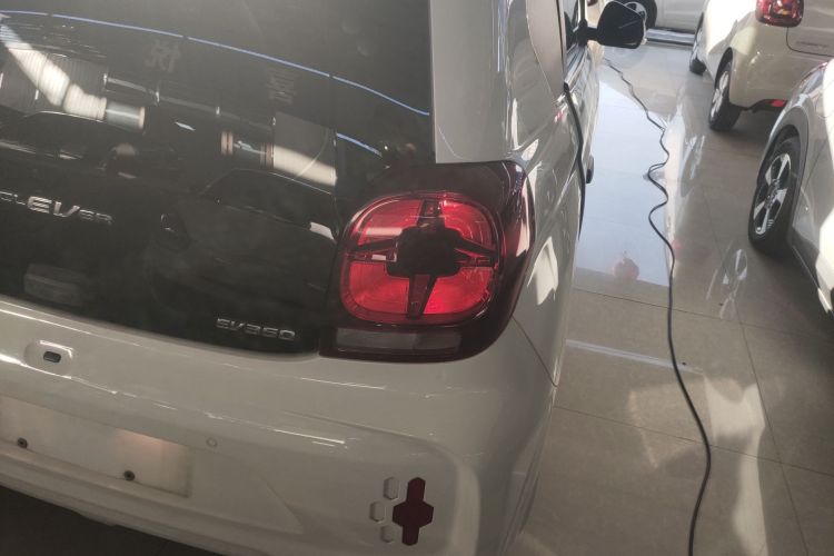 荣威 科莱威CLEVER 2021款 302km新四座超能版车身外观9