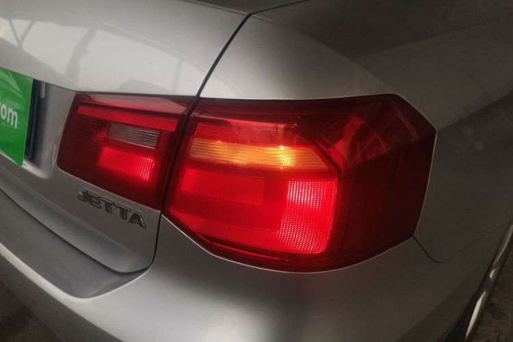 大众 捷达 2013款 1.6L 手动舒适型车身外观6006