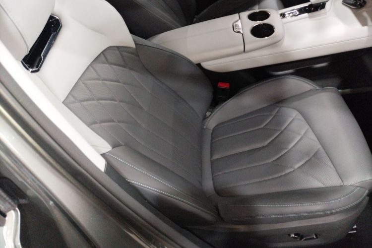 长安UNI-Z新能源 2024款 蓝鲸智电iDD 125km 卓越型局部细节41