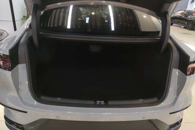 比亚迪 汉 2025款 DM-i 智驾版 125KM激光雷达旗舰型机舱底盘23