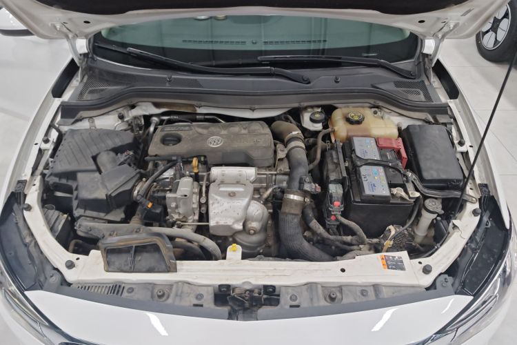 别克 英朗 2019款 18T 自动互联精英型 国VI机舱底盘24