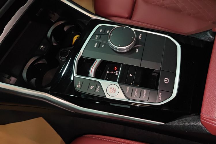 宝马3系 2024款 320Li M运动套装中控内饰18