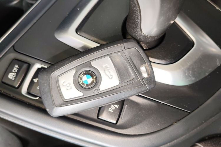 宝马3系 2016款 320Li 时尚型中控内饰7001