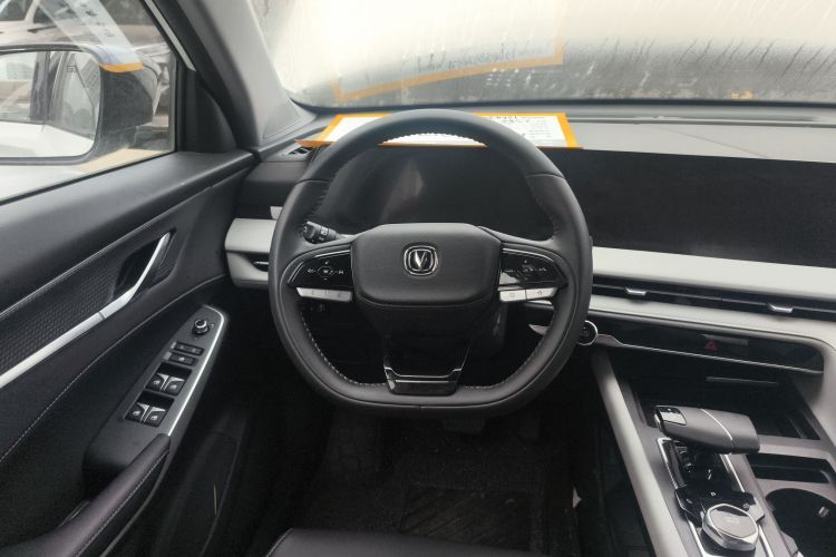 长安CS75 PLUS 2024款 第三代 冠军版 2.0T 智驾劲擎型中控内饰13